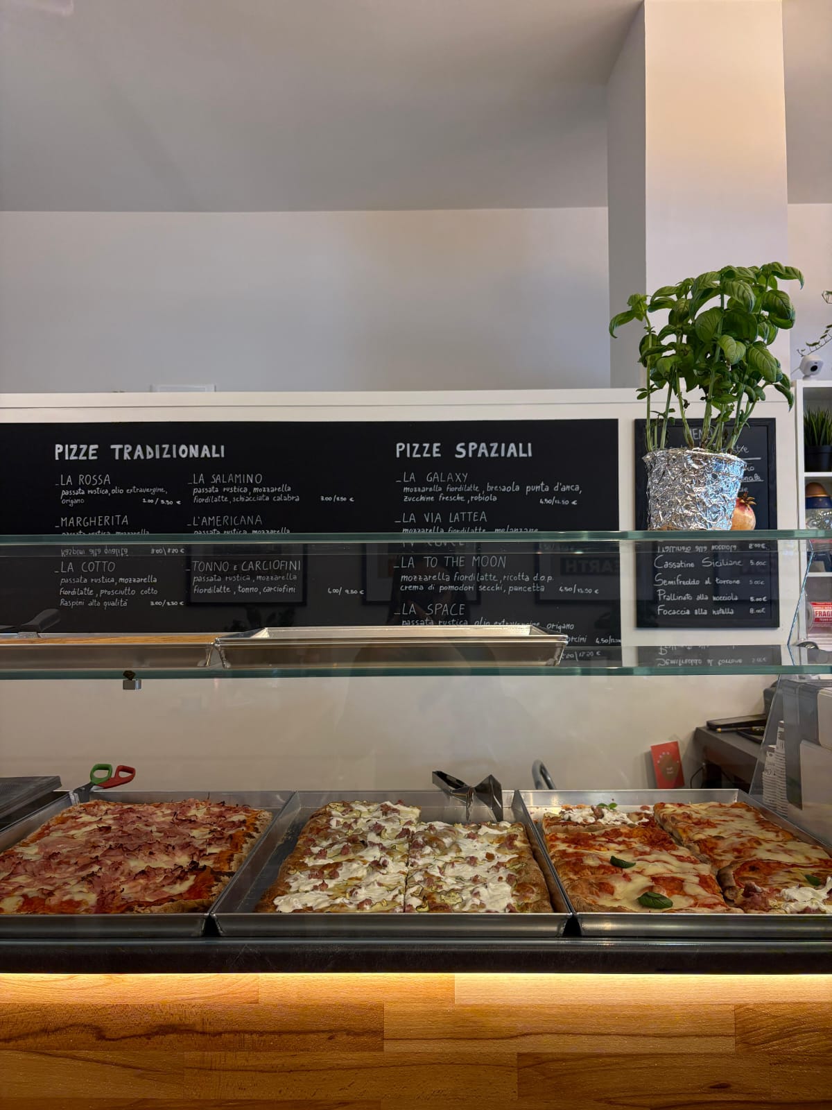 Pizza al trancio dettaglio